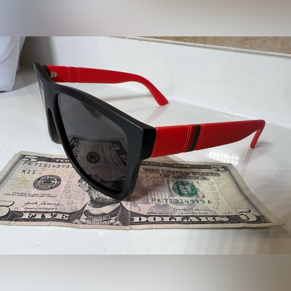 Unisex NEW Polarized New UVA UVB great for the beach and pool - or daily life